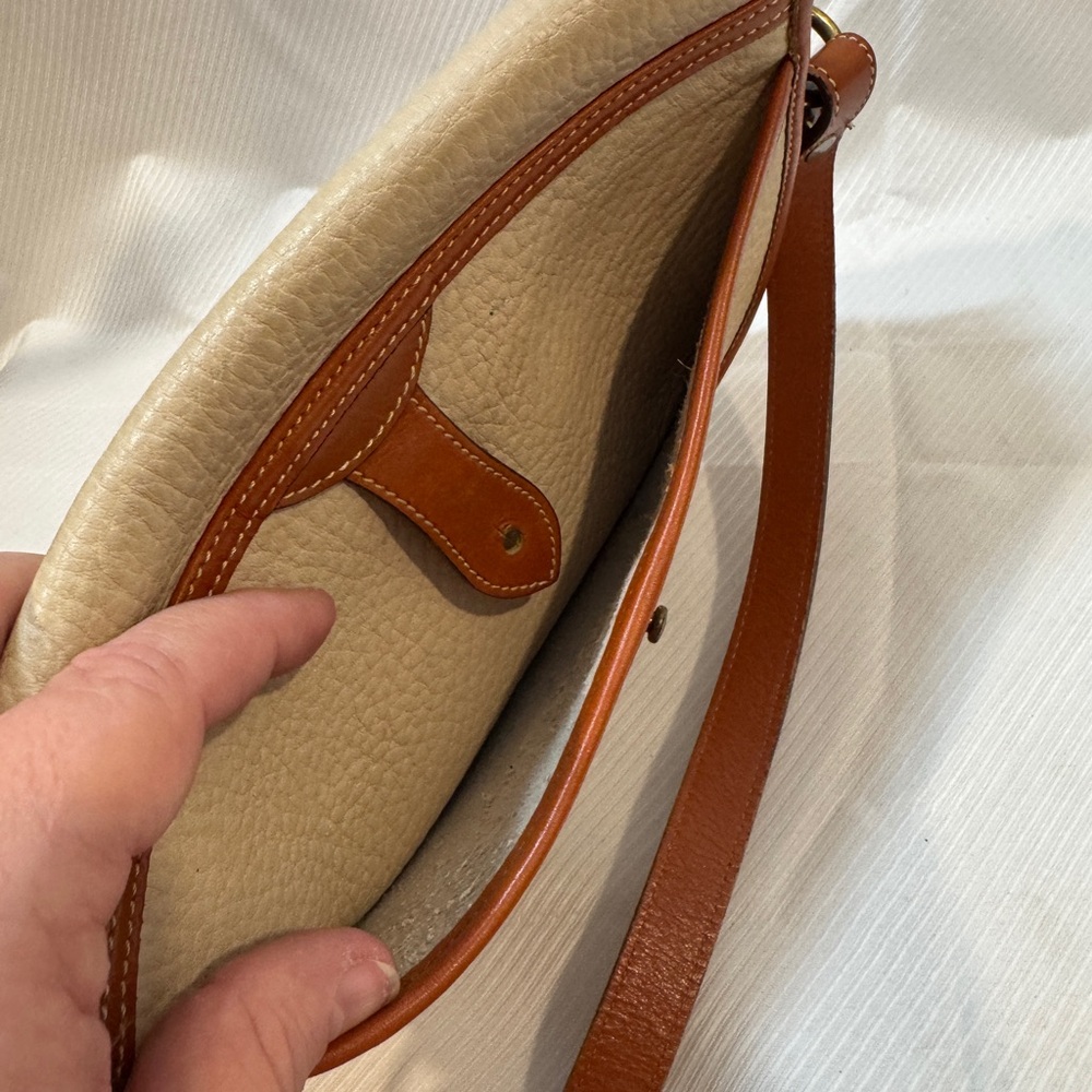 Dooney and Bourke AWL Cream Brown Leather Bag vintage the Calvary trooper 1980’s - Picture 11 of 15